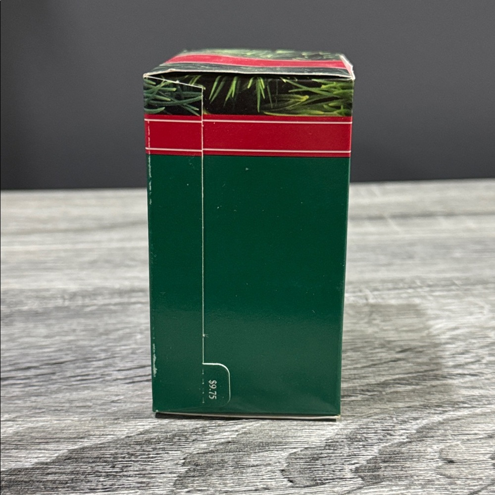 Hallmark | Frosty Friends #11 (1990) - Vintage Collectible Keepsake Ornament - Picture 4 of 17